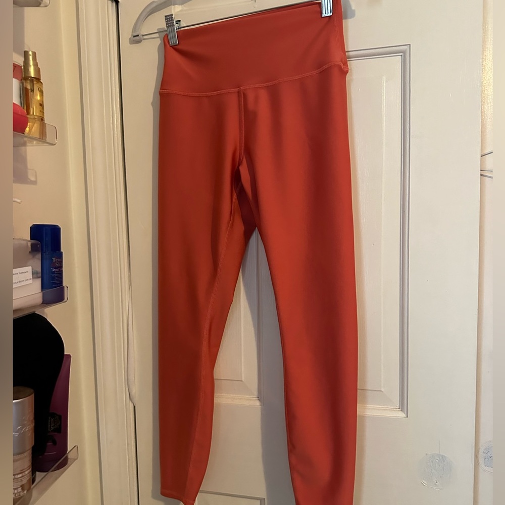 Alo yoga NWOT M leggings